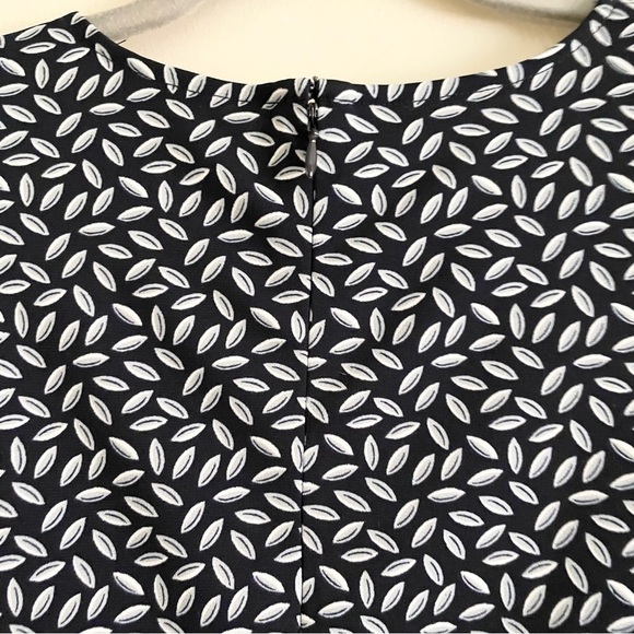 ANN TAYLOR Navy Blue Leaf Print Business Casual Peplum Blouse Women’s Small - Picture 3 of 5